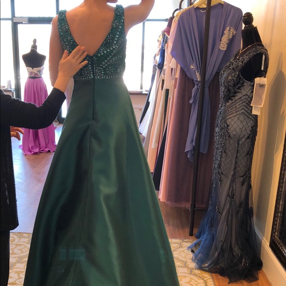 Prom dress - Picture 2 of 5